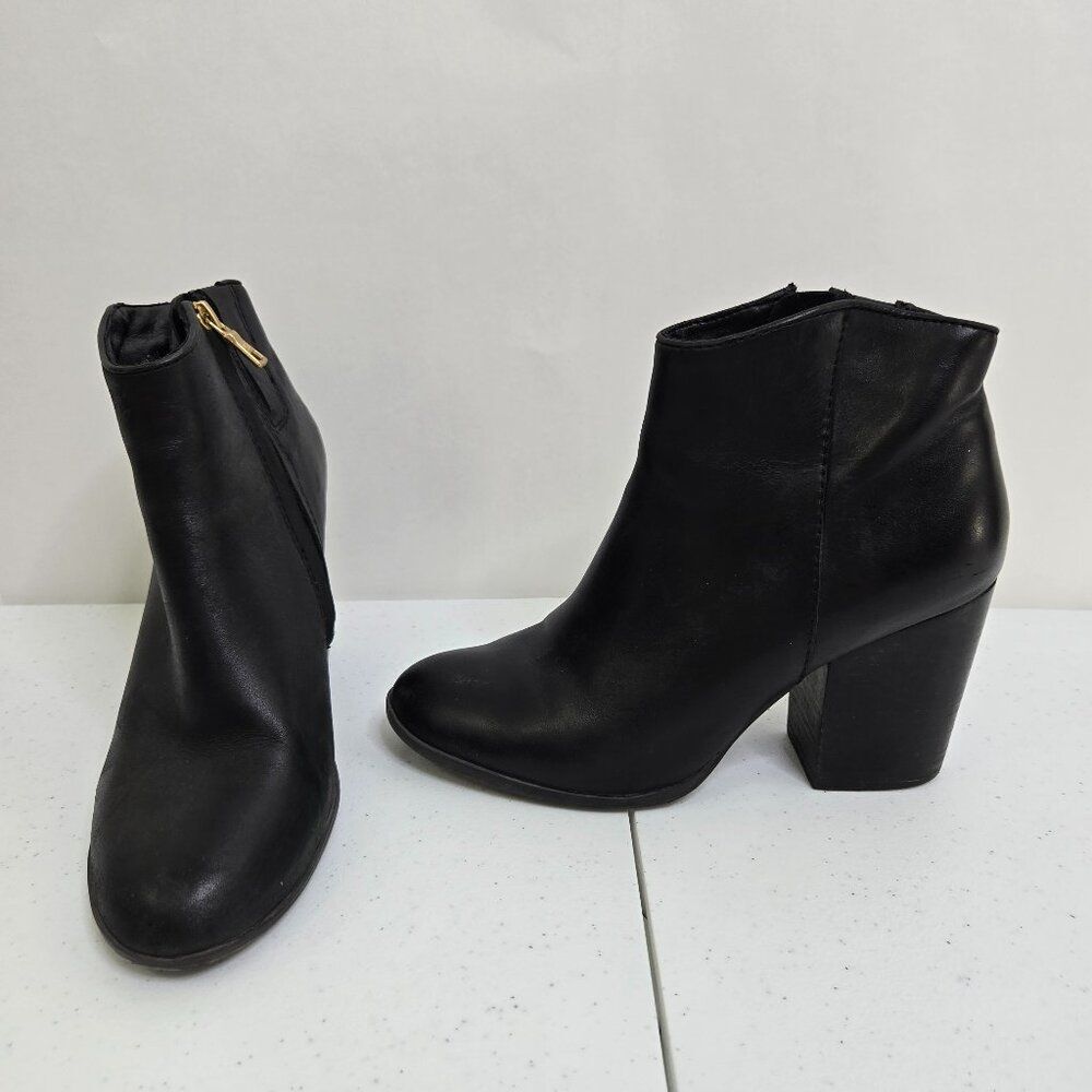 Lucca Lane Kana Boots 7.5 M Black Leather Block Heel Booties Ankle Boot Zip Gold